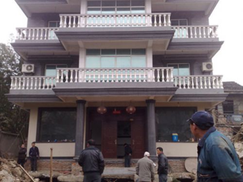 樓房向后移動(dòng) 樓房移位